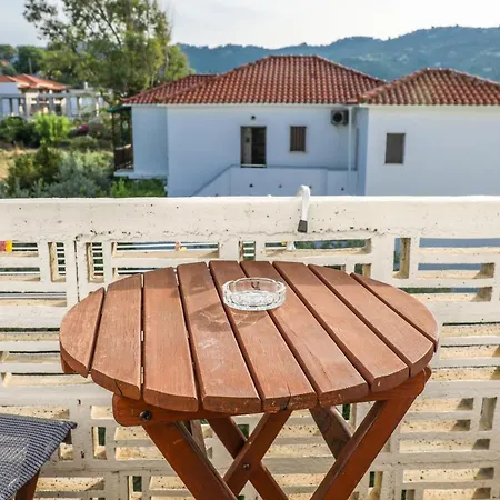 Fotis *